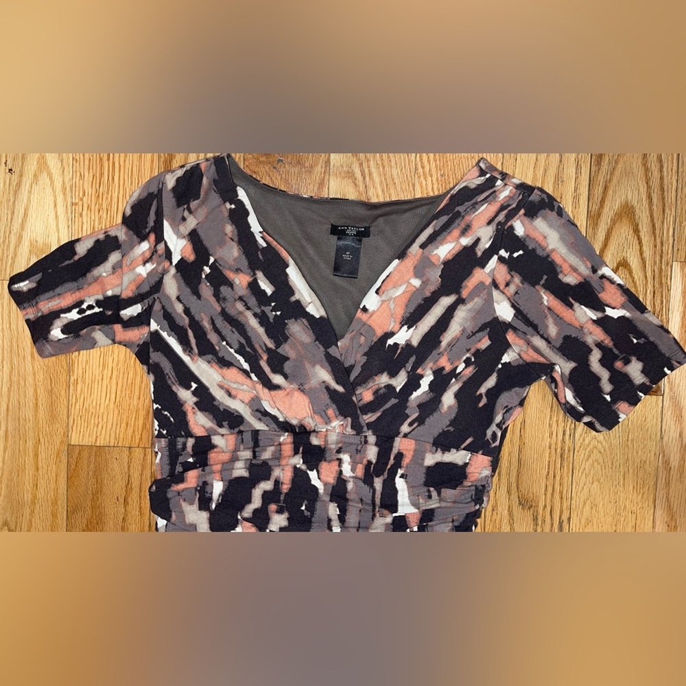 ANN TAYLOR - Multicolored Cross Over V Mid Dress (Petite) - Picture 5 of 5